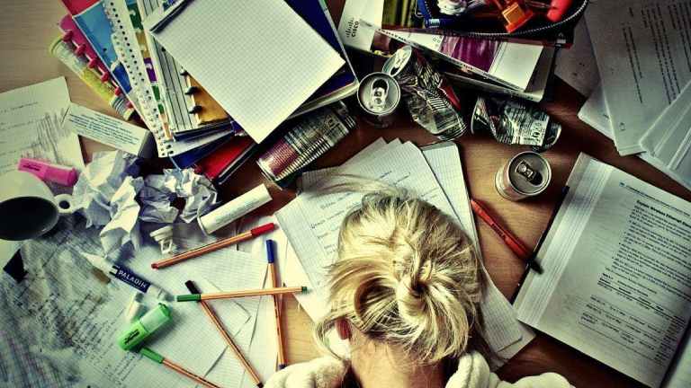 خلفيات كتب واقلام للتصميم